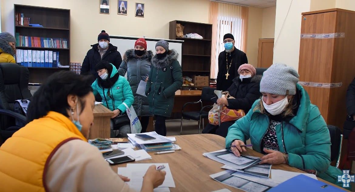 Белорусская Церковь начала регулярную выдачу помощи нуждающимся