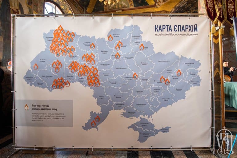 Представители захваченных храмов Украинской Церкви попросили Президента Украины защитить их семьи