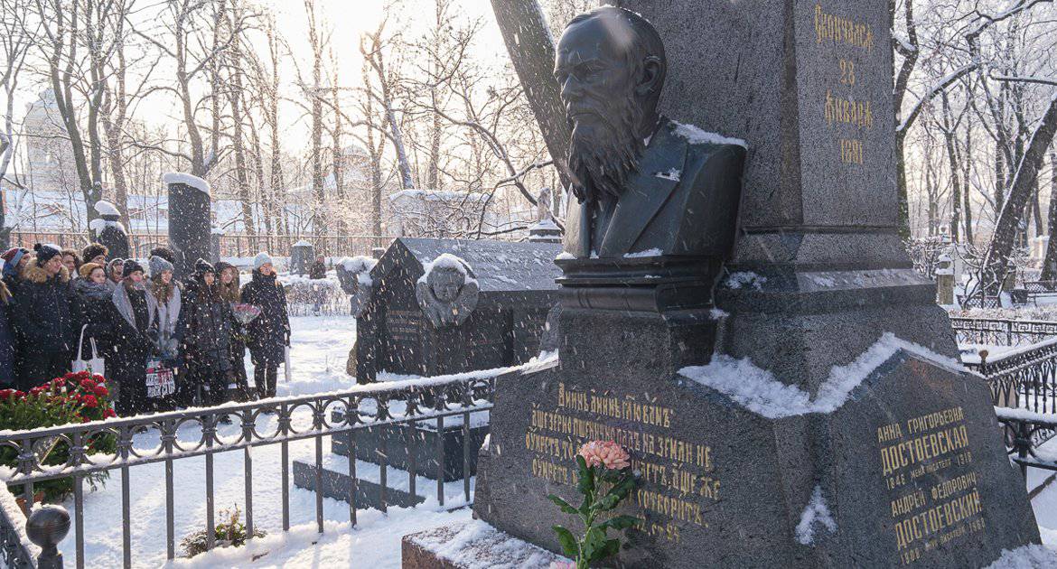 В Петербурге помолились о Федоре Достоевском и Александре Пушкине