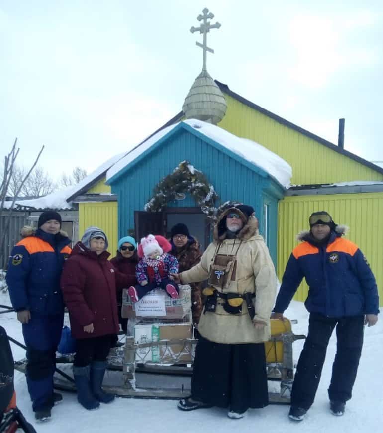 Священник добрался до отдаленных поселков Камчатки на ездовых собаках