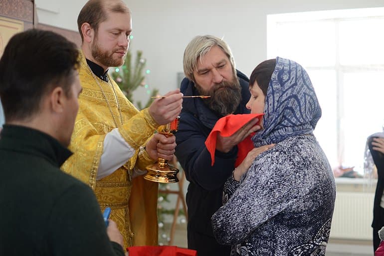 «Я уже привык к светской работе и хорошей зарплате, и тут все изменилось» — как успешный программист и отец девяти детей стал священником