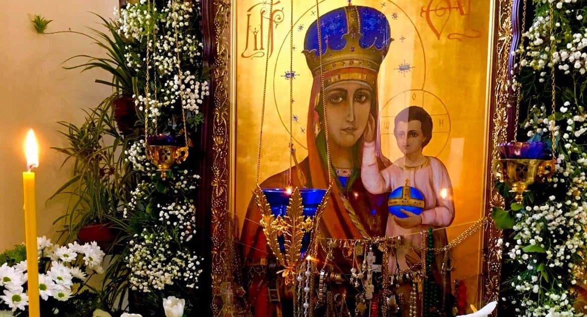 В закарпатском монастыре мироточит икона Богородицы «Призри на смирение»