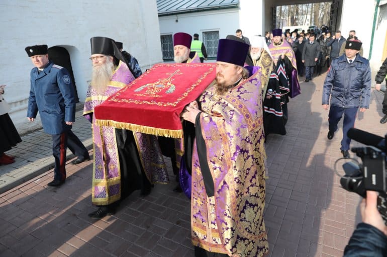 Чудотворную икону «Спас Нерукотворный» передали в ярославский монастырь