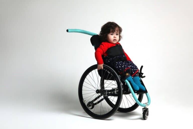 «Как мы создали первую в России инвалидную коляску для малышей» — чудо во время самоизоляции
