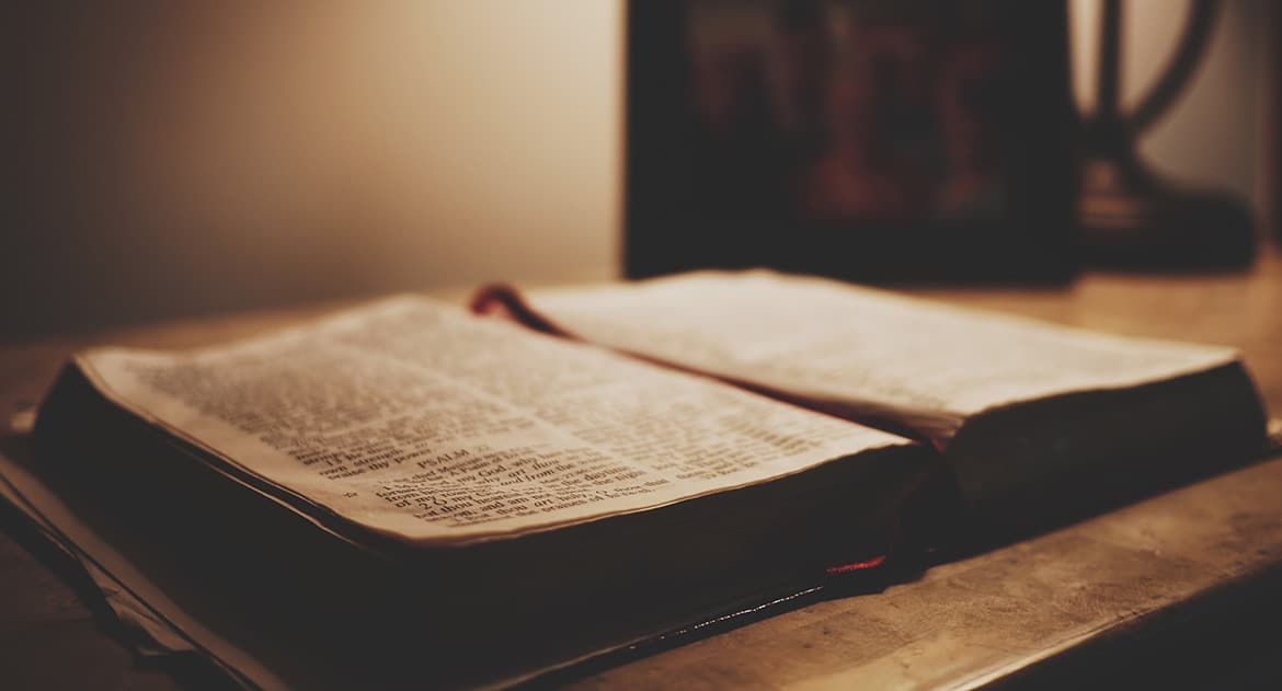 Как читать читать Псалтирь и канон у упокоении до и после Пасхи?