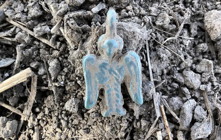 «Конфликтная» печать и редкая металлопластика: возле Суздаля нашли уникальные христианские артефакты
