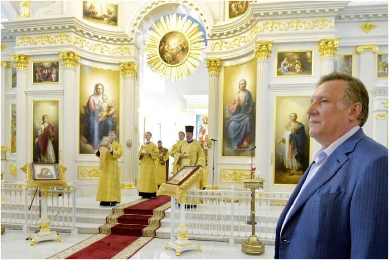 В центре Петербурга освятили храм, воссозданный с нуля
