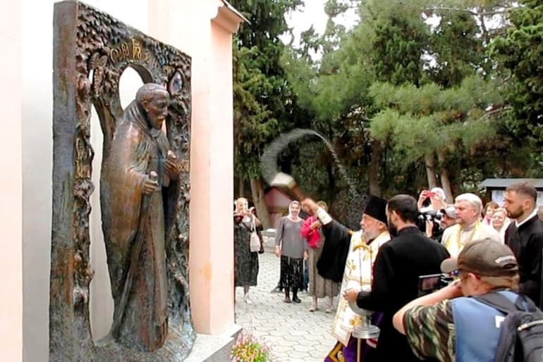 В Ялте открыли памятник святителю Иоанну Златоусту