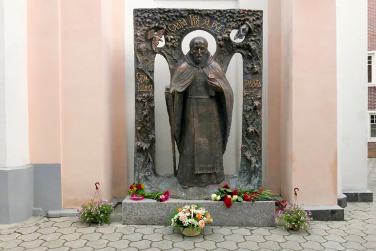 В Ялте открыли памятник святителю Иоанну Златоусту