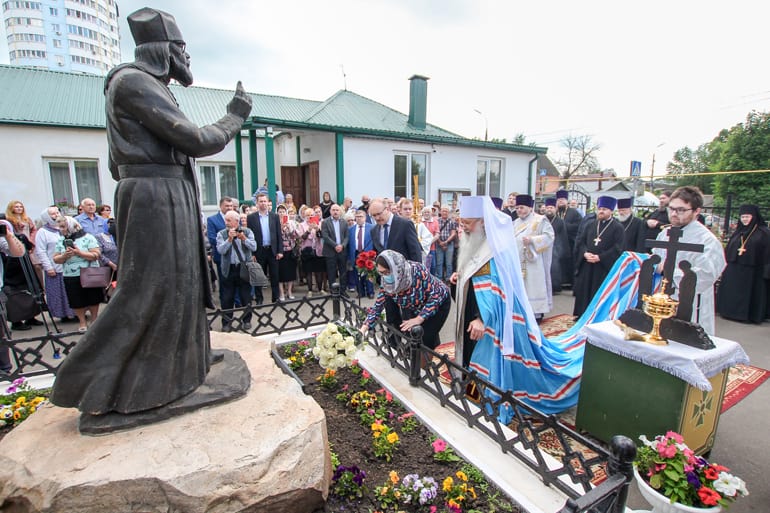 Первый в России памятник архимандриту Иоанну (Крестьянкину) открыли в Орле