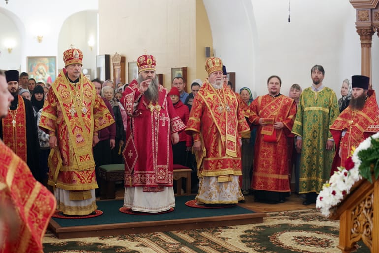 В Нижегородской епархии отпраздновали 20-летие обретения мощей Пузовских мучениц