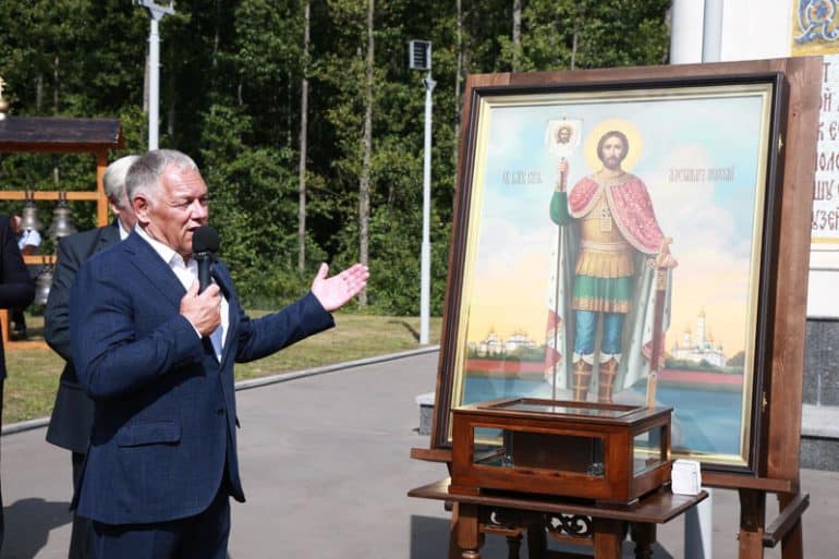 Мощи святого князя Александра Невского пронесли по трассе М-11 «Нева»