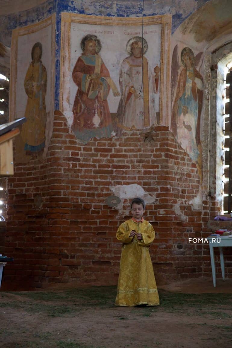 В круглой церкви села Курба сохранят уникальные фрески. Фоторепортаж с престольного праздника