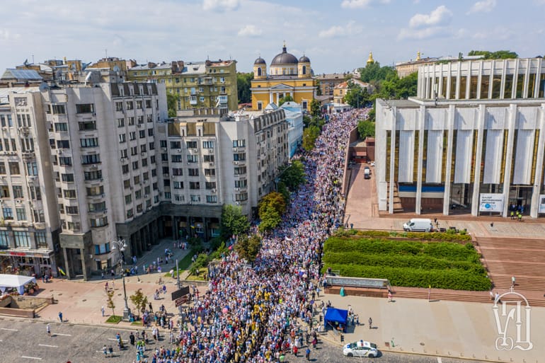 Крестный ход в Киеве показал, что Украинская Православная Церковь – самая многочисленная конфессия Украины, считают в Церкви