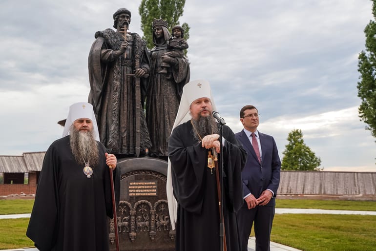 В Нижегородском кремле открыли памятник святым Димитрию Донскому и Евдокии Московской