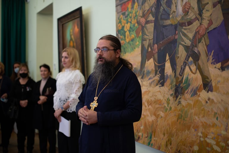 В музее Донецка открыли постоянную экспозицию с уникальными иконами