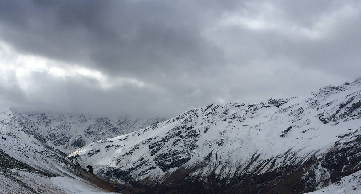 При восхождении на Эльбрус погибли пятеро российских альпинистов