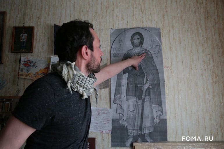 Современный художник создал необычное изображение Александра Невского для слепых: удивительные фото резной иконы