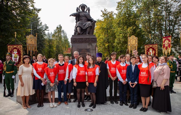 Памятник Александру Невскому в редком исполнении открыли в Егорьевске