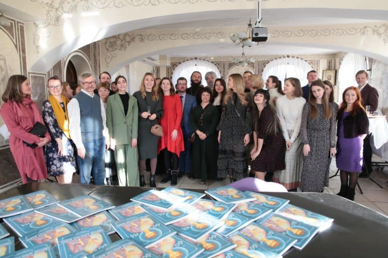 Журналу «Фома» 25 лет: сотрудники и друзья собрались в храме Александра Невского при МГИМО