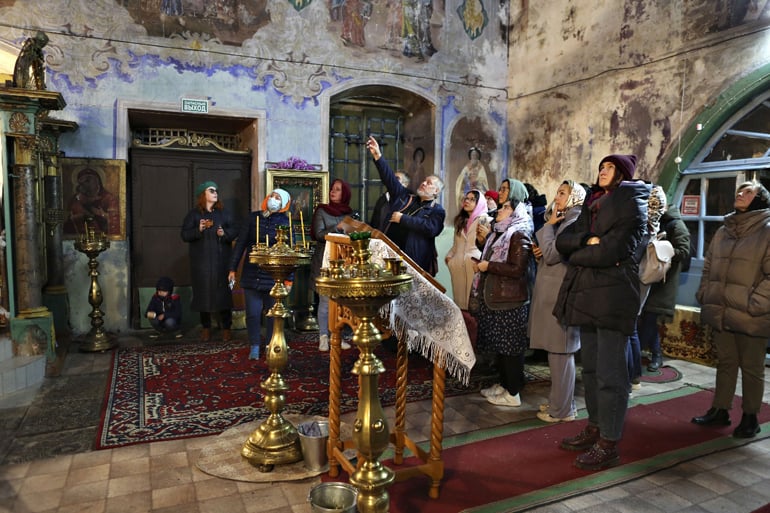 Журналисты и блогеры из Москвы увидели, как возрождают уникальные ярославские храмы