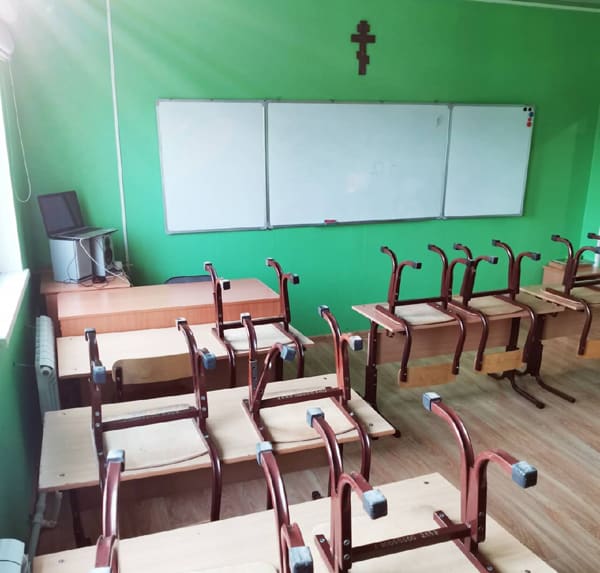 Приход Красноярской епархии предоставил классы ученикам из аварийной школы