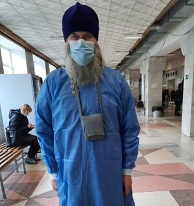 Томским священникам разрешили посещать пациентов респираторных госпиталей