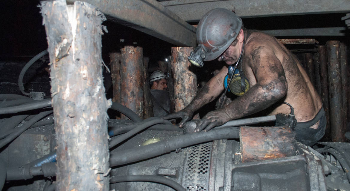 Из-за задымления на шахте в Кузбассе есть погибшие и пострадавшие
