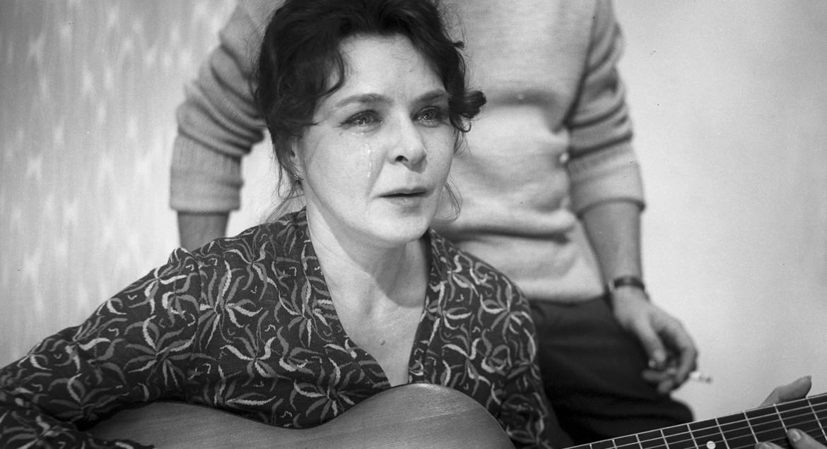 Умерла исполнительница песни «Нам нужна одна победа» актриса Нина Ургант