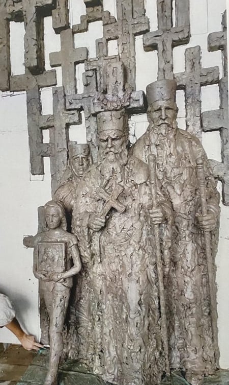 Создан памятник крестным ходам, защитившим Сербскую Церковь в Черногории