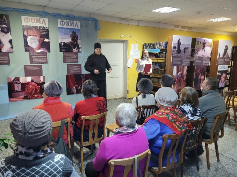Жители Карелии увидели фотовыставку «Верующие» от журнала «Фома»