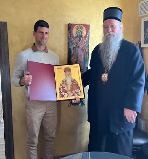 Теннисист Новак Джокович поклонился мощам Василия Острожского и получил в дар его икону