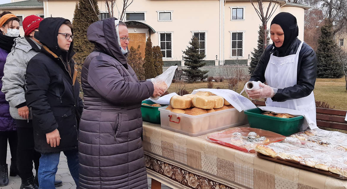 Во время беспорядков в Алма-Ате Церковь раздала нуждающимся более 1 000 продуктовых наборов