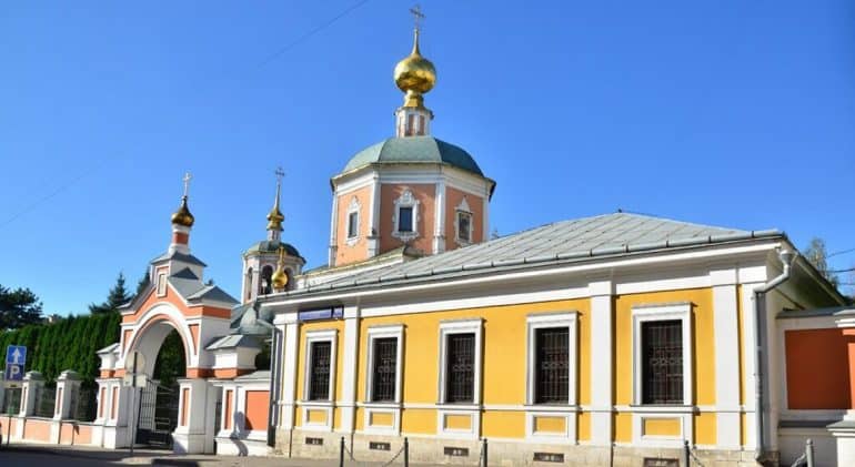 Русской Церкви передано здание настоятельского корпуса подворья Троице-Сергиевой лавры в Москве