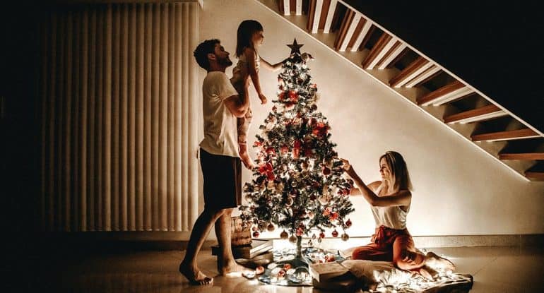 Как донести смысл Рождества до детей и создать теплые семейные традиции