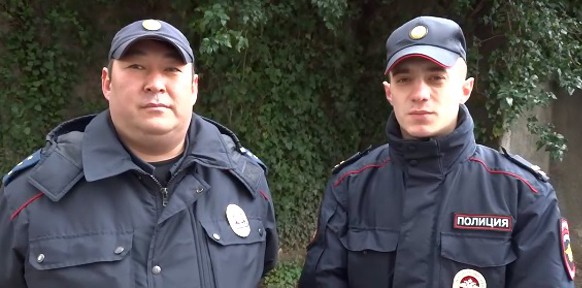 В Ялте полицейские спасли мужчину, который чуть не замерз на улице