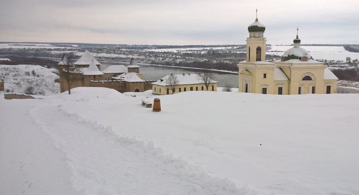 Националисты вынудили директора Хотинской крепости закрыть храм, восстановленный общиной Украинской Церкви