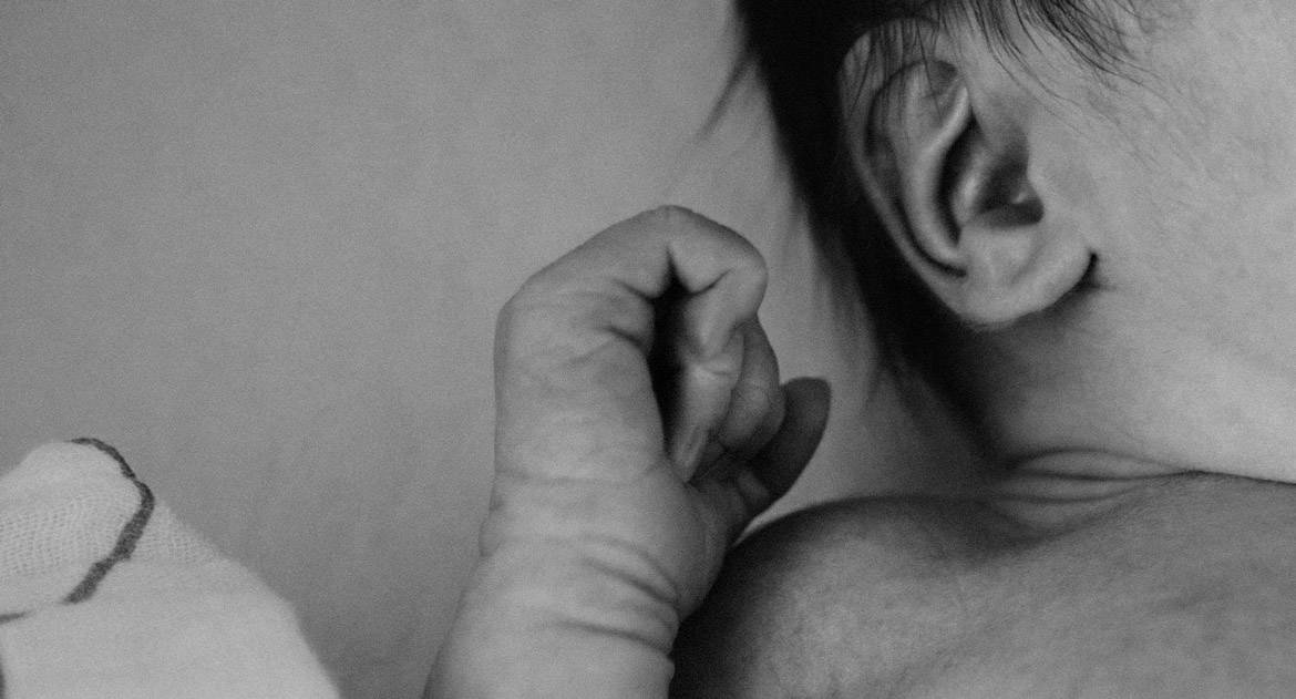 Можно ли некрещеному ребенку надевать на шею подвеску с иконкой?