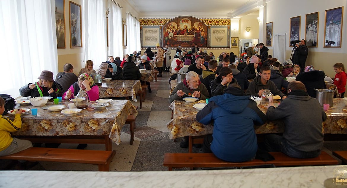 Православные монастыри Украины дают приют и активно помогают беженцам