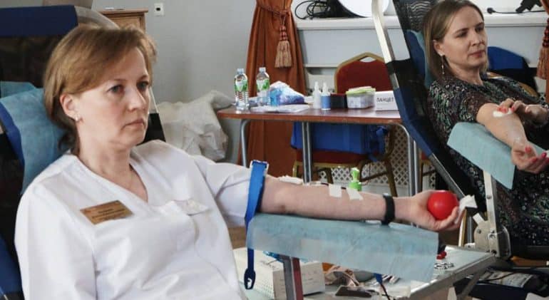 Сотрудники и друзья больницы святителя Алексия сдали кровь для нуждающихся пациентов