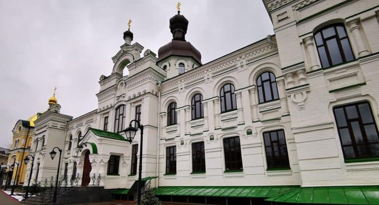 Церковная жизнь продолжается, но чувствуется беспокойство, – митрополит Нежинский Климент о ситуации в Киево-Печерской л...