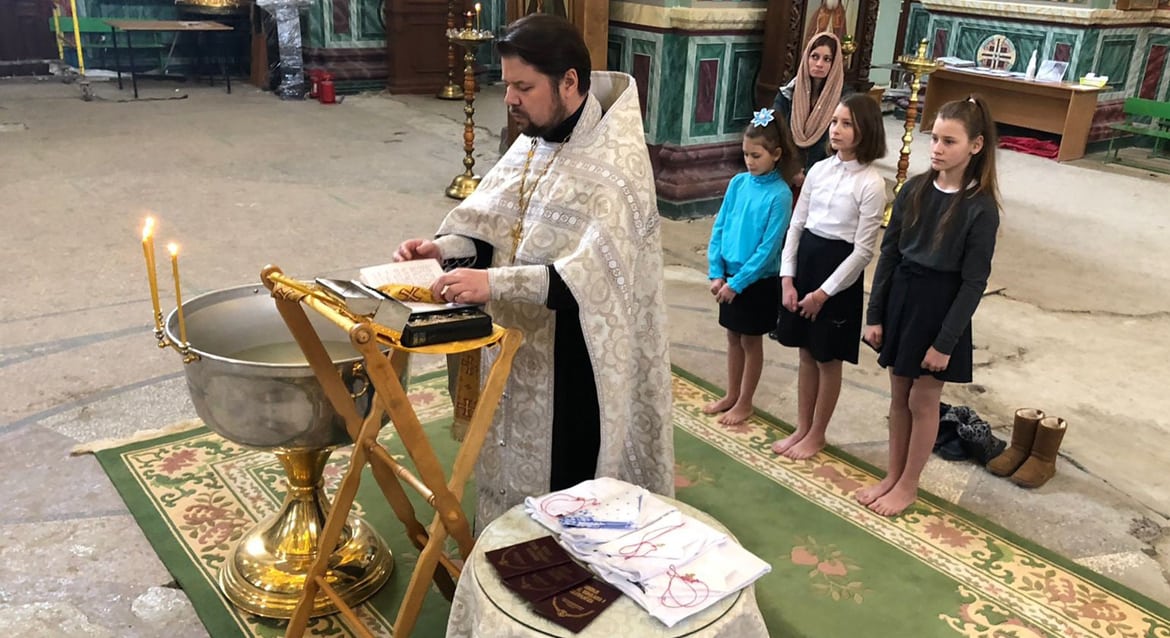 Еще трое детей с Донбасса крестились в Нижегородской епархии