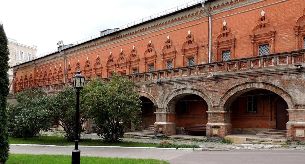 В Москве отреставрируют Палаты Нарышкиных из ансамбля Высоко-Петровского монастыря