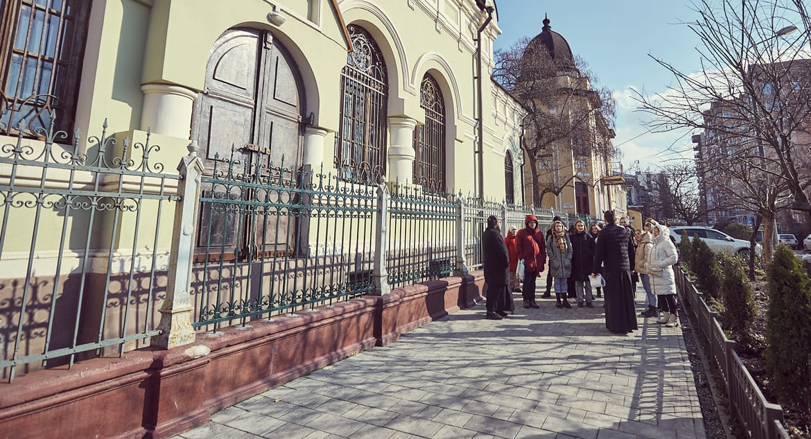 Студентам на пеших прогулках рассказывают об утраченных святынях Ростова-на-Дону
