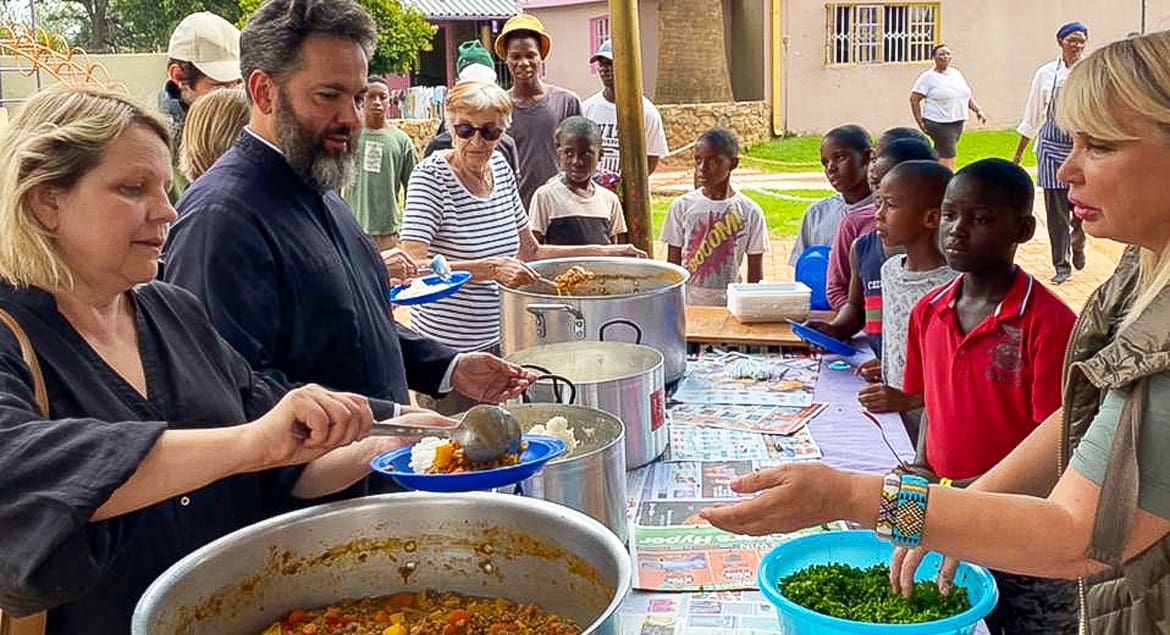 Прихожане русского храма в Йоханнесбурге накормили ребят из детдома