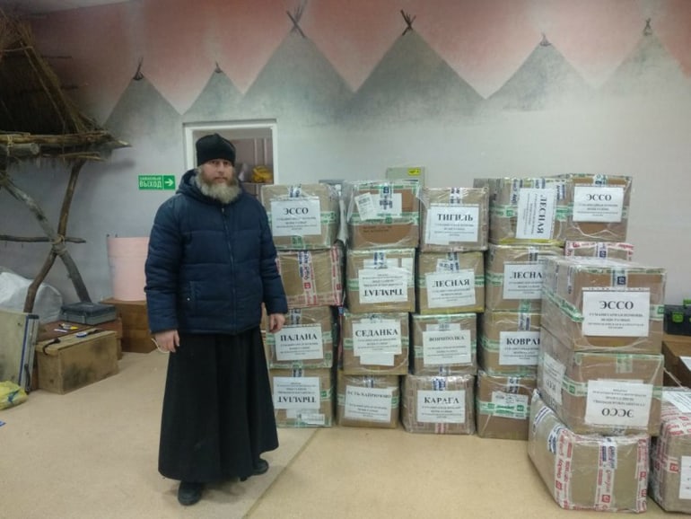 Священник на собачьих упряжках доставит гумпомощь в отдаленные поселки Камчатки