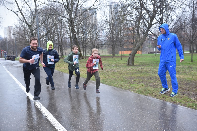 Пробежались за добром: в Москве состоялся забег в поддержку бездомных и беженцев