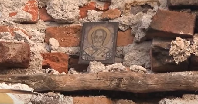 В сгоревшем доме в болгарском селе уцелела только икона святителя Николая Чудотворца