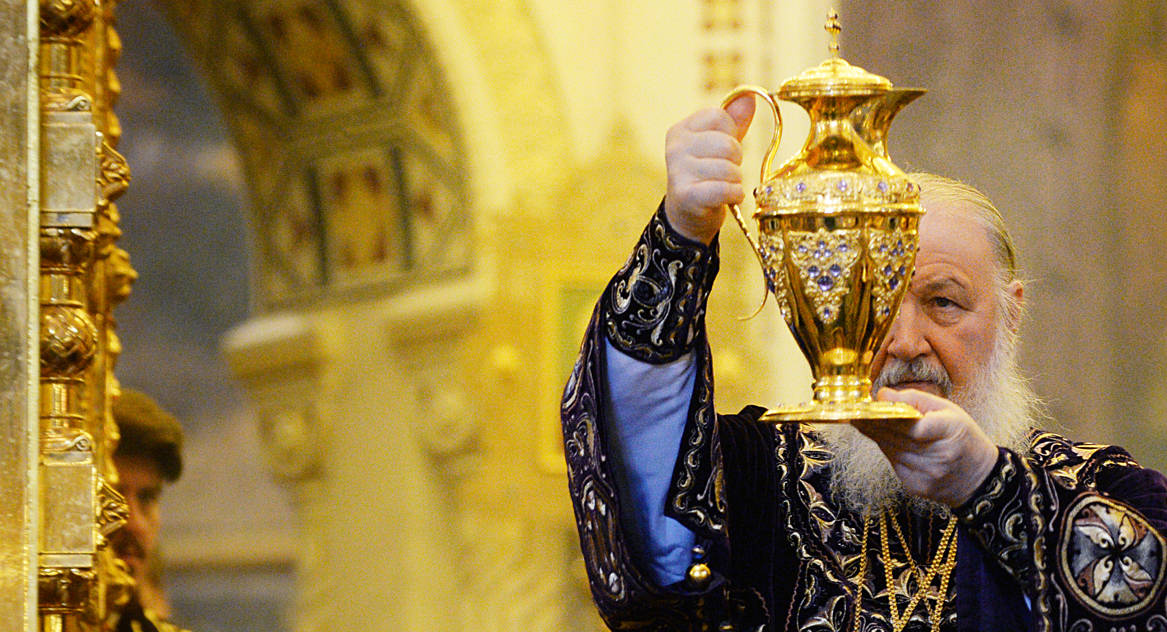 Патриарх Кирилл освятил в храме Христа Спасителя новое миро