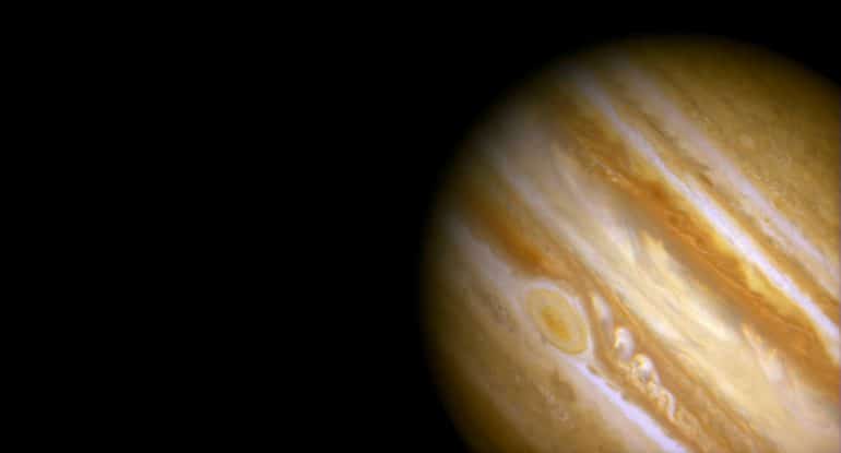 Господь создал мир. А почему планеты названы в честь языческих богов?